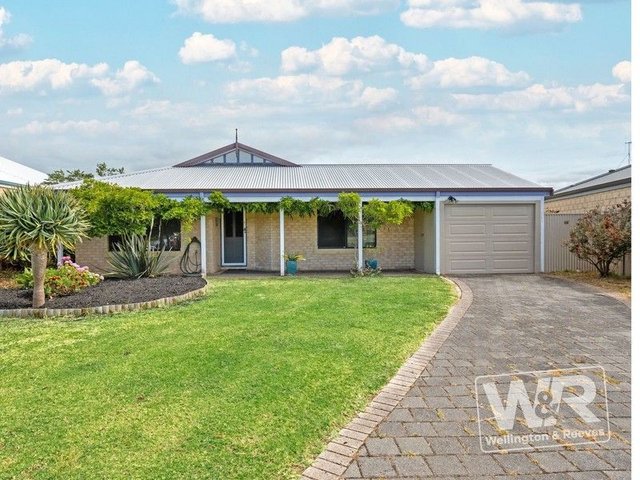 32 Lakeside Drive, WA 6330