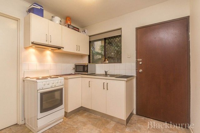 8/6 Brighton Road, WA 6103