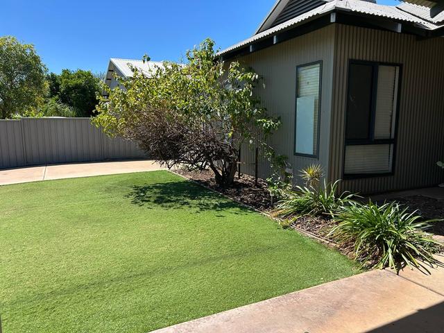 6 Quondong Street, WA 6743