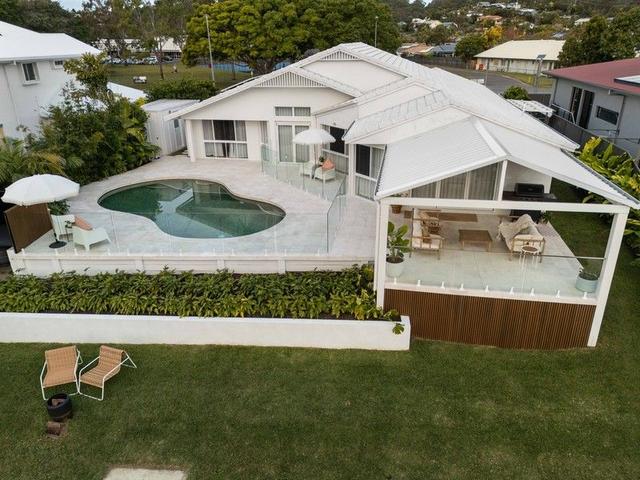 272 Nineteenth  Avenue, QLD 4221