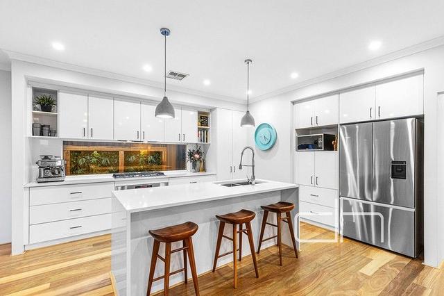 8 Sissinghurst Crescent, WA 6065