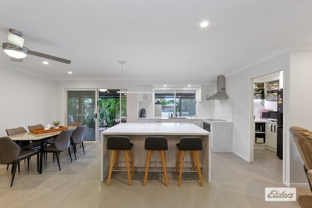 12 Hinchcliffe  Street, QLD 4128