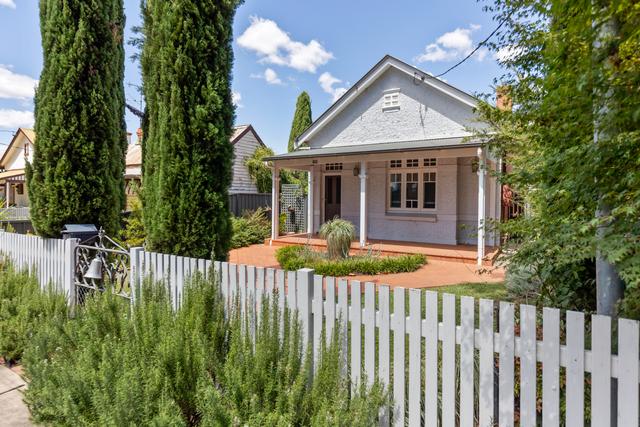 60 Crampton Street, NSW 2650