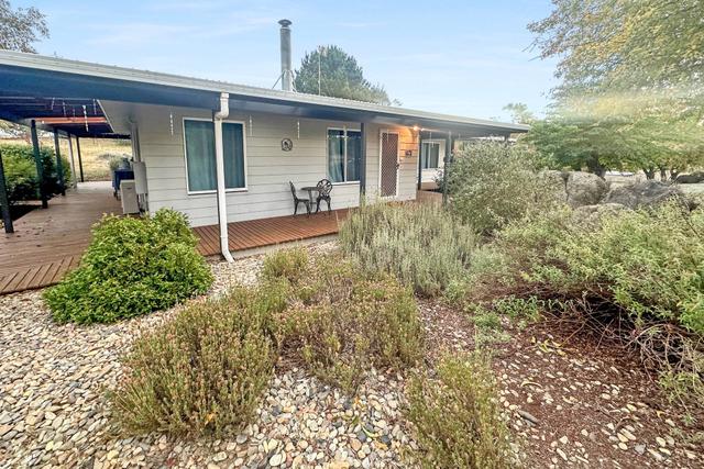 8 McDonald Avenue, NSW 2630