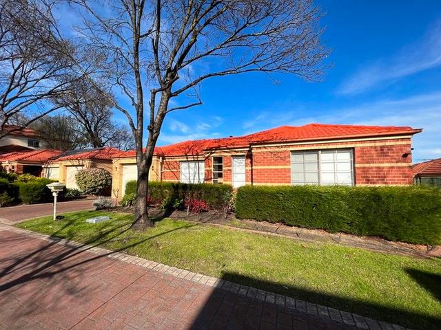 1 Oak Court, VIC 3128