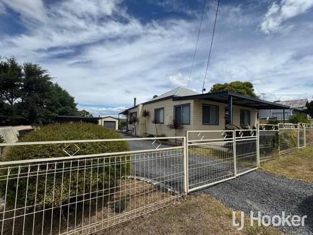 6 Auburn Vale  Road, NSW 2360