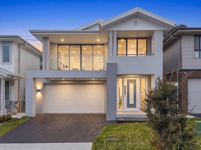 33 Coach House Street, NSW 2570