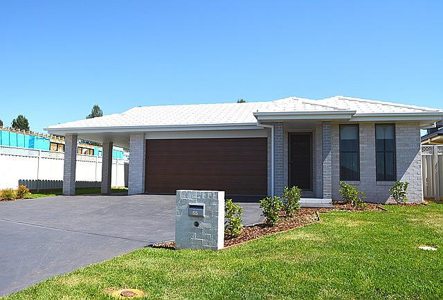 55 Champagne Drive, NSW 2830