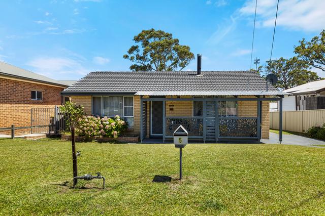 5 Gibson Crescent, NSW 2540
