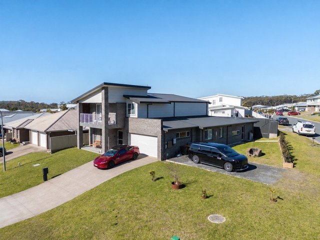 8 Macquarie Drive, NSW 2539