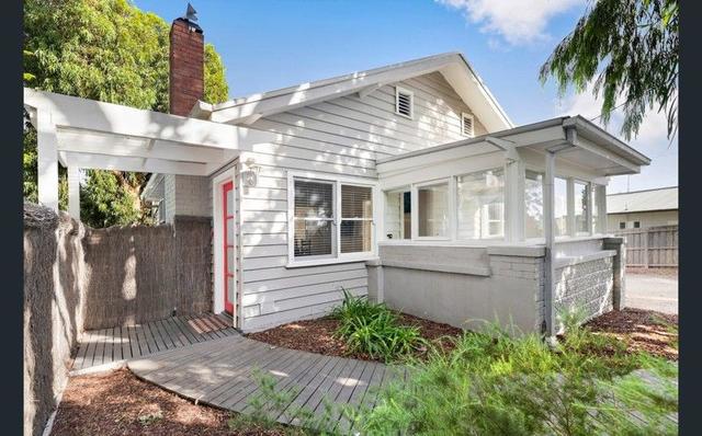 16 Murrowong Avenue, VIC 3939