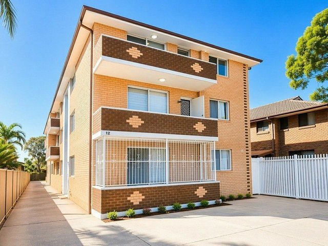 12/12 Hill Street, NSW 2166