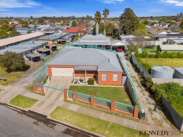 1/1 Pinniger  Street, VIC 3730