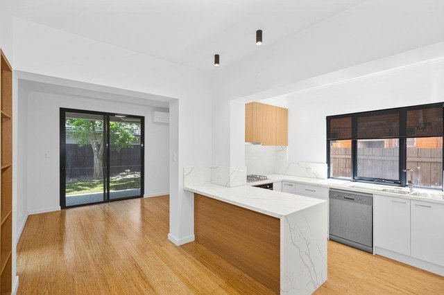 2/31 Peel Street, VIC 3101