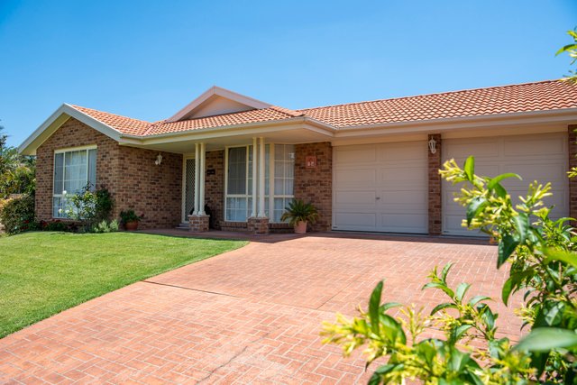 16 Combe Drive, NSW 2539