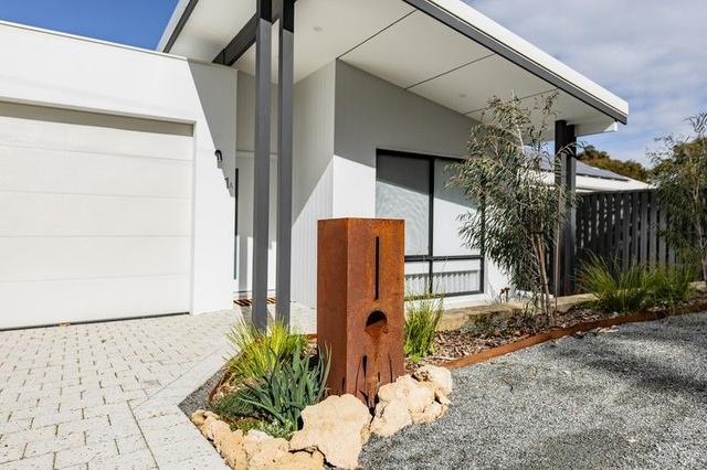 1A Treeby St, WA 6163