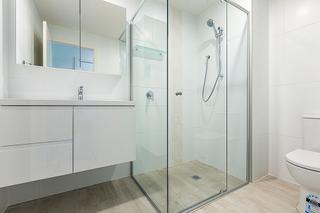 Bathroom (2015-11-19)