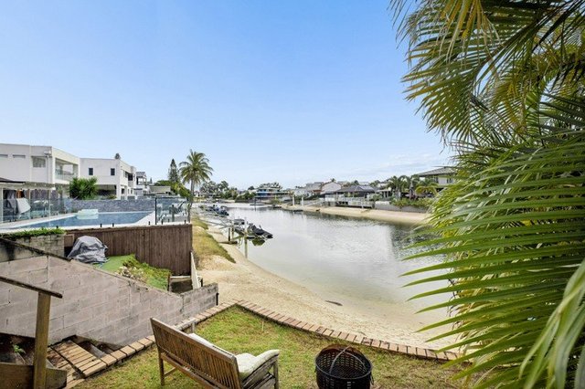 1 Alma Street, QLD 4218
