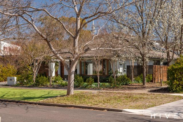 27 Hackett Gardens, ACT 2612