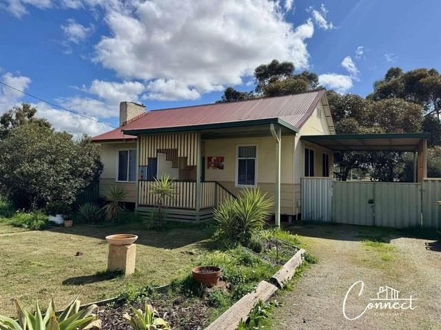 8 Forward Street, WA 6401