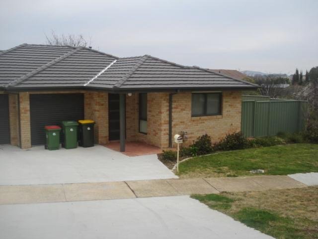 2/25 Crest Road, NSW 2620