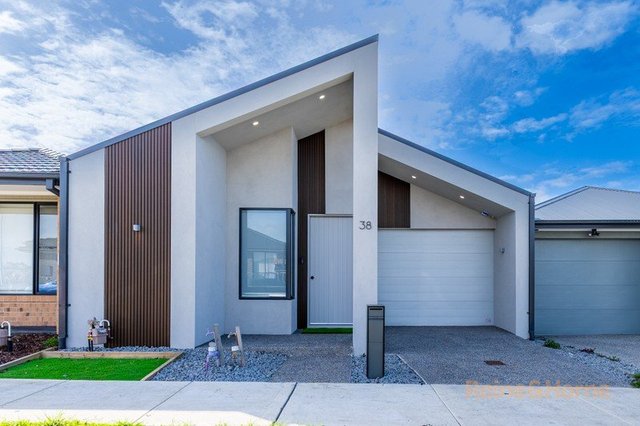 38 Burrawang Loop, VIC 3064