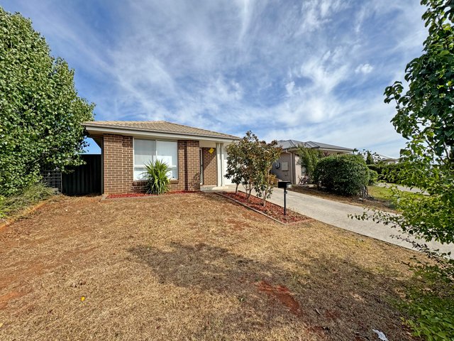 24 Bradford Circuit, NSW 2830