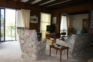 Lounge (2010-04-17)