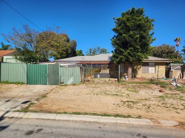 12 Cambell Road, WA 6112