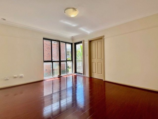 4/3 Duncan St, NSW 2196