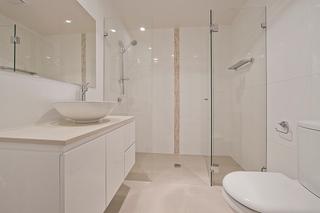 Bathroom (2013-02-14)