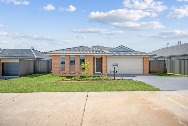 11 Font Hill Drive, NSW 2320