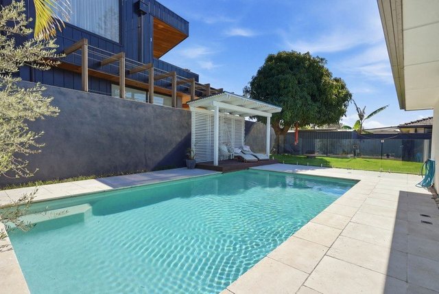 10 Denawen Street, QLD 4221