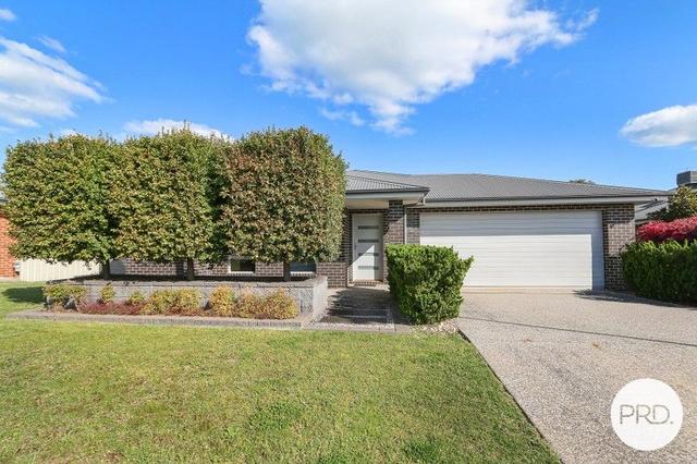 14 Felstead Circuit, NSW 2640