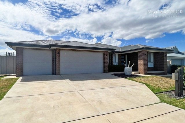 33 Paradise Drive, NSW 2650
