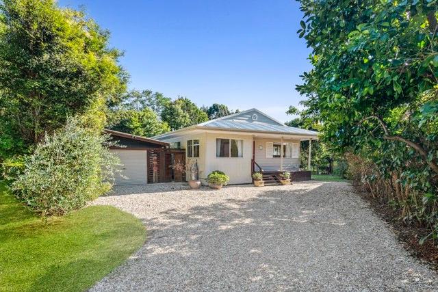 2 Creek Way, QLD 4223
