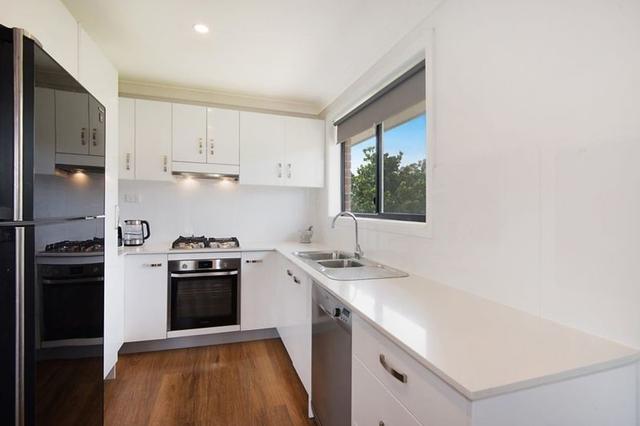 2/11 Erina Place, NSW 2756