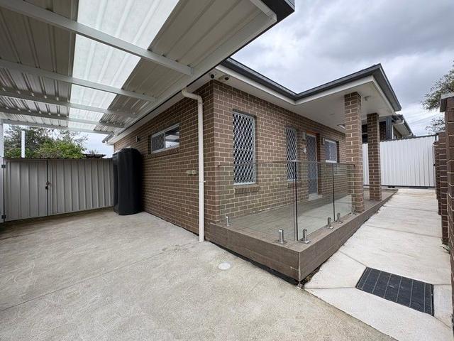 31 Gray Cr, NSW 2199