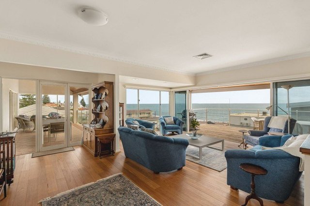 14 Beach Road, WA 6020