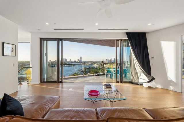 Penthouse/30 Anembo Street, QLD 4217