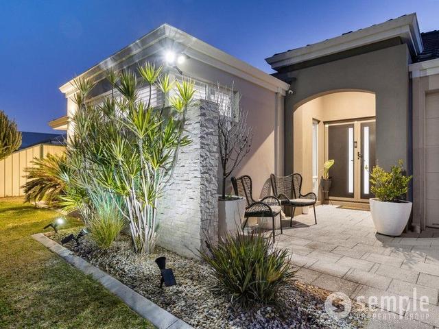 7 Flametree Bend, WA 6164