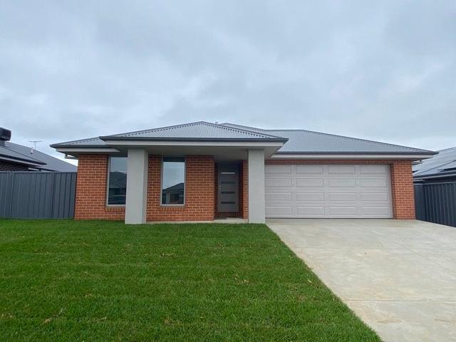 43 Yorkshire Road, NSW 2640