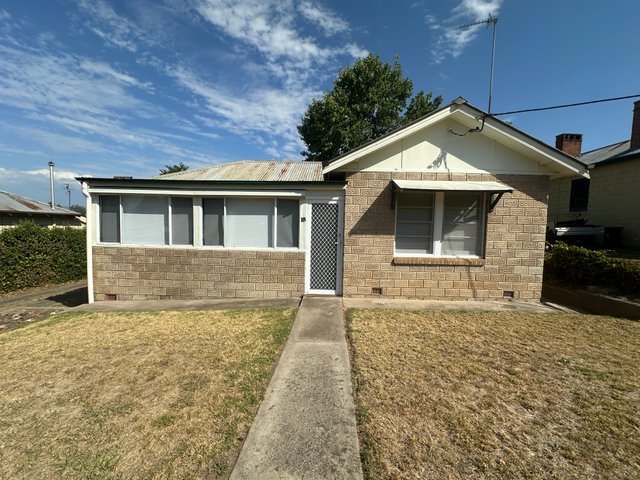 18 Clarke Street, NSW 2720
