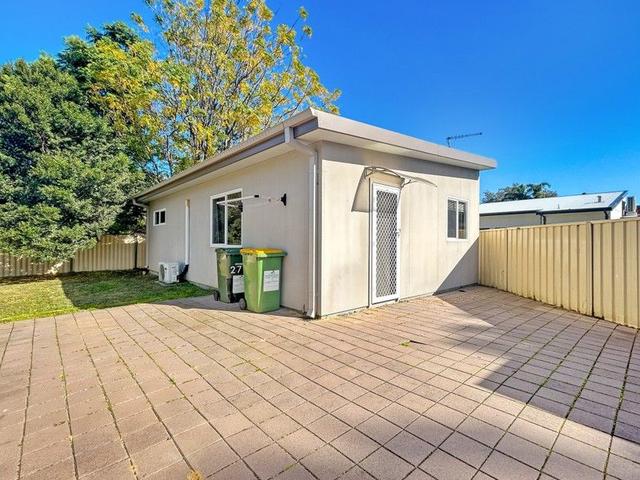 27A Chadwick Parade, WA 6112