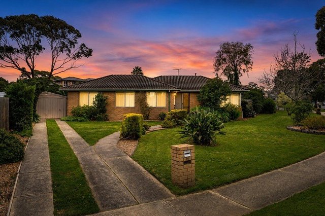26 Ambleside  Crescent, VIC 3806