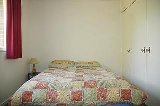 Bed 2 (2005-05-05)