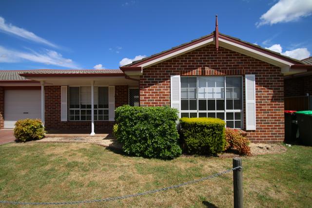 8/115 Matthews Avenue, NSW 2800