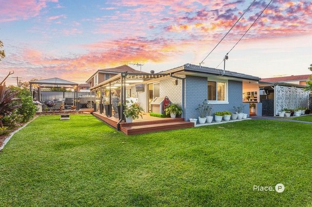 2 Farsley Court, QLD 4021