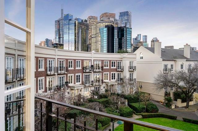 29/2 Wellington Crescent, VIC 3002