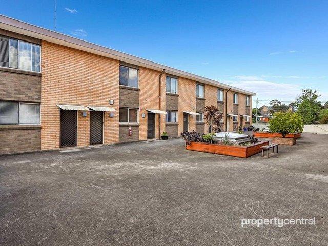 13/1-2 The Crescent, NSW 2750